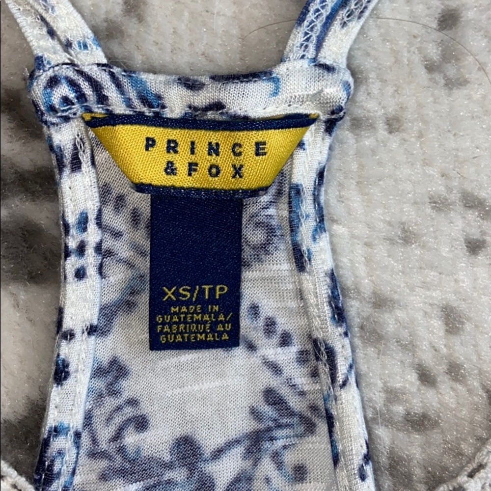 🦃🌻Blue & White Lace Front Tank🌻 - Picture 3 of 6